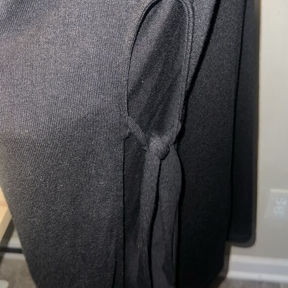 🐘Unbranded black cold shoulder sweater - Picture 3 of 3